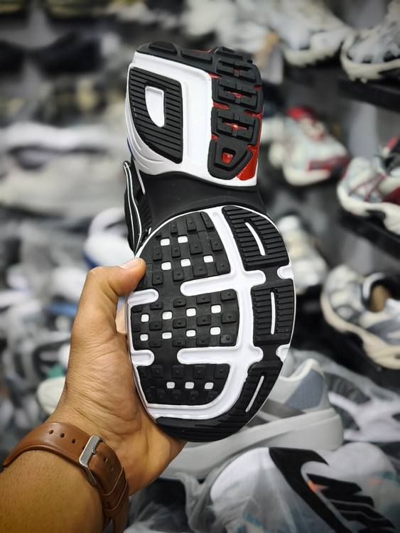 کتونی نایک وی تو کی /سایز 40 الی 45/Nike V2k Run/ فروش عمده و تک