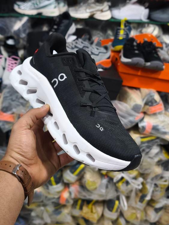 کتونی آن رانینگ کیوسی کلودتیلت راک سند مسترکوالیتی/On Running Cloudtilt Rock Sand/سایز 40 الی 45/فروش عمده و تک