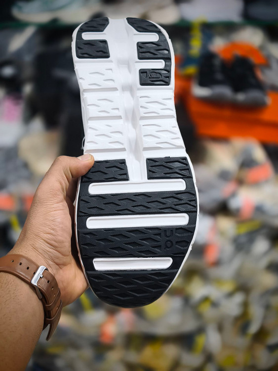 کتونی آن رانینگ کیوسی کلودتیلت راک سند مسترکوالیتی/On Running Cloudtilt Rock Sand/سایز 40 الی 45/فروش عمده و تک