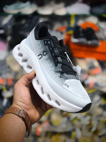 کتونی آن رانینگ کیوسی کلودتیلت راک سند مسترکوالیتی/On Running Cloudtilt Rock Sand/سایز 40 الی 45/فروش عمده و تک