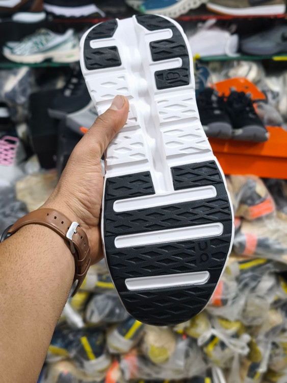 کتونی آن رانینگ کیوسی کلودتیلت راک سند مسترکوالیتی/On Running Cloudtilt Rock Sand/سایز 40 الی 45/فروش عمده و تک