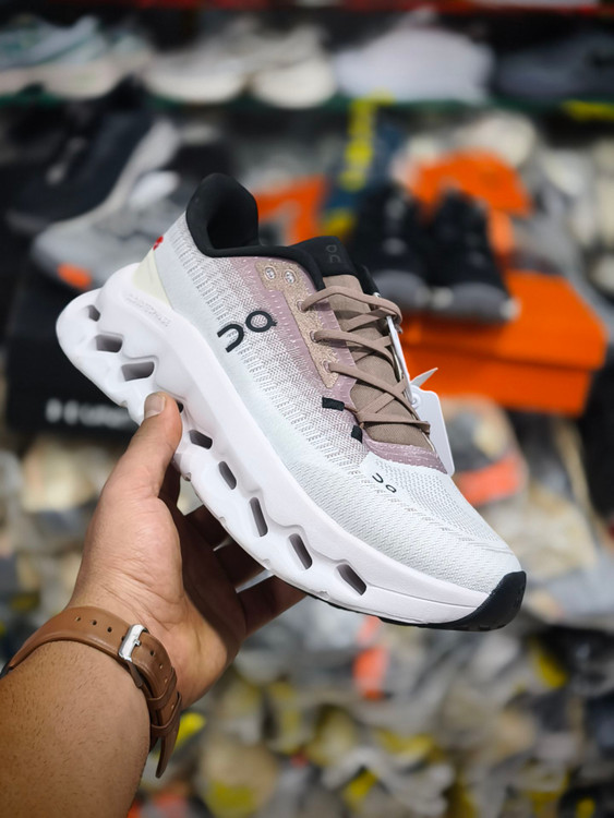 کتونی آن رانینگ کیوسی کلودتیلت راک سند مسترکوالیتی/On Running Cloudtilt Rock Sand/سایز 40 الی 45/فروش عمده و تک