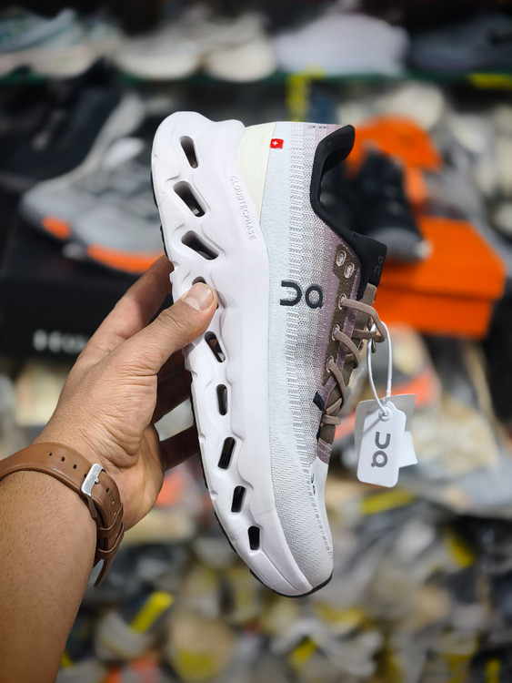 کتونی آن رانینگ کیوسی کلودتیلت راک سند مسترکوالیتی/On Running Cloudtilt Rock Sand/سایز 40 الی 45/فروش عمده و تک