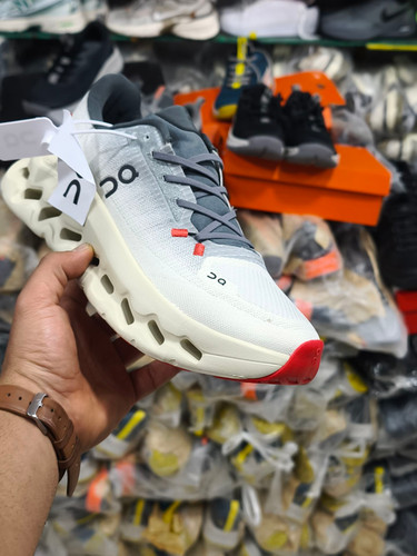 کتونی آن رانینگ کیوسی کلودتیلت راک سند مسترکوالیتی/On Running Cloudtilt Rock Sand/سایز 40 الی 45/فروش عمده و تک