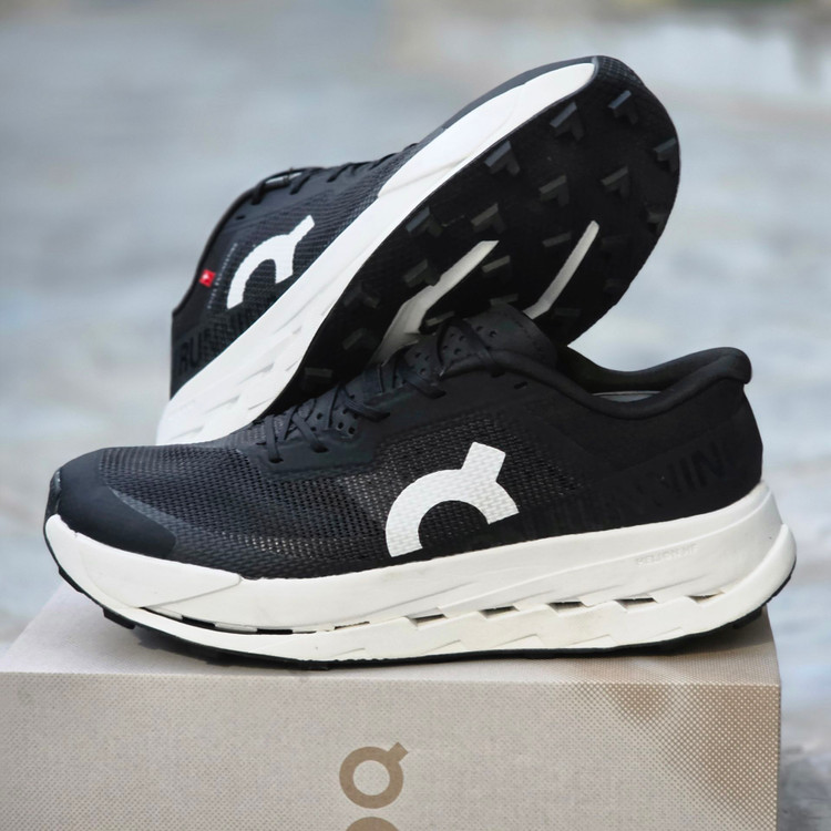 خرید کفش دویدن On Running با فوم Helion | دوام و راحتی در تمام طول مسیر