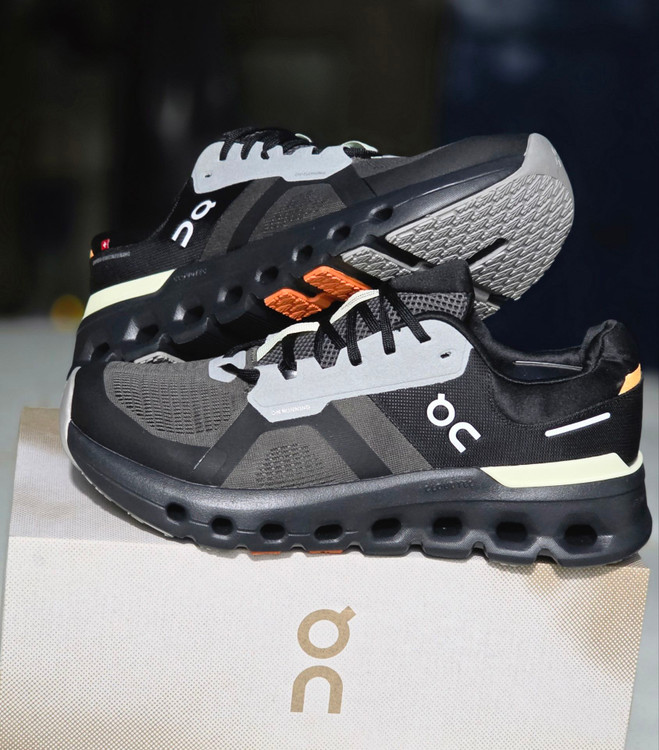 خرید کفش دویدن On Running با فوم Helion | دوام و راحتی در تمام طول مسیر