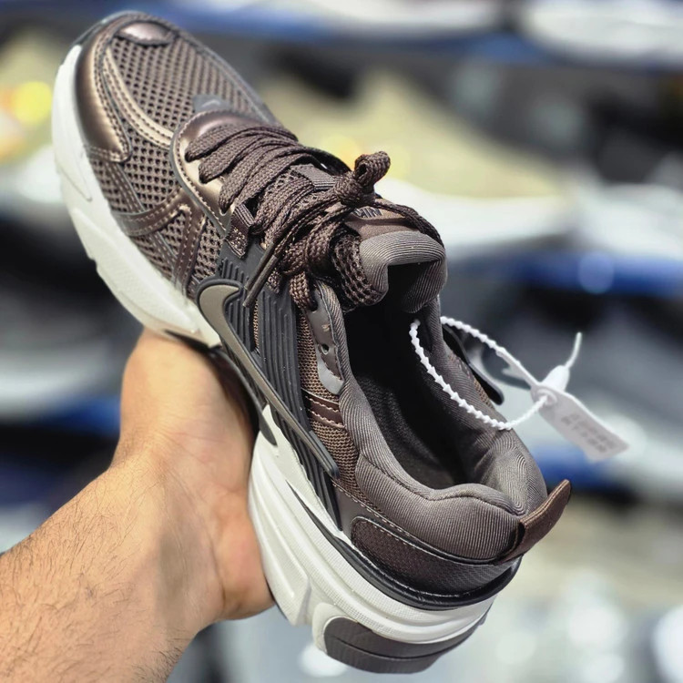 کتونی نایک وی تو کی مسترکوالیتی /سایز 37 الی 45/Nike V2k Run/ فروش عمده و تک