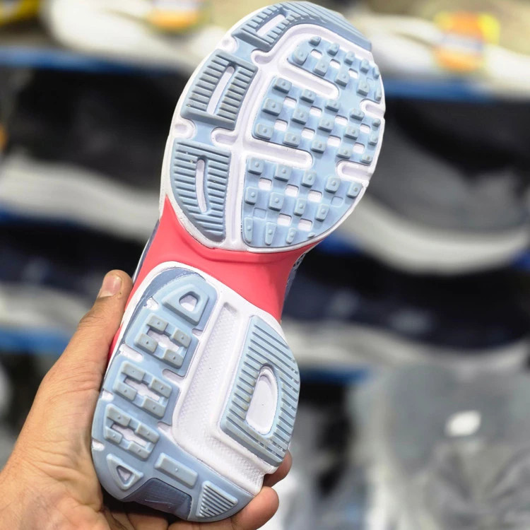 کتونی نایک وی تو کی مسترکوالیتی /سایز 37 الی 45/Nike V2k Run/ فروش عمده و تک