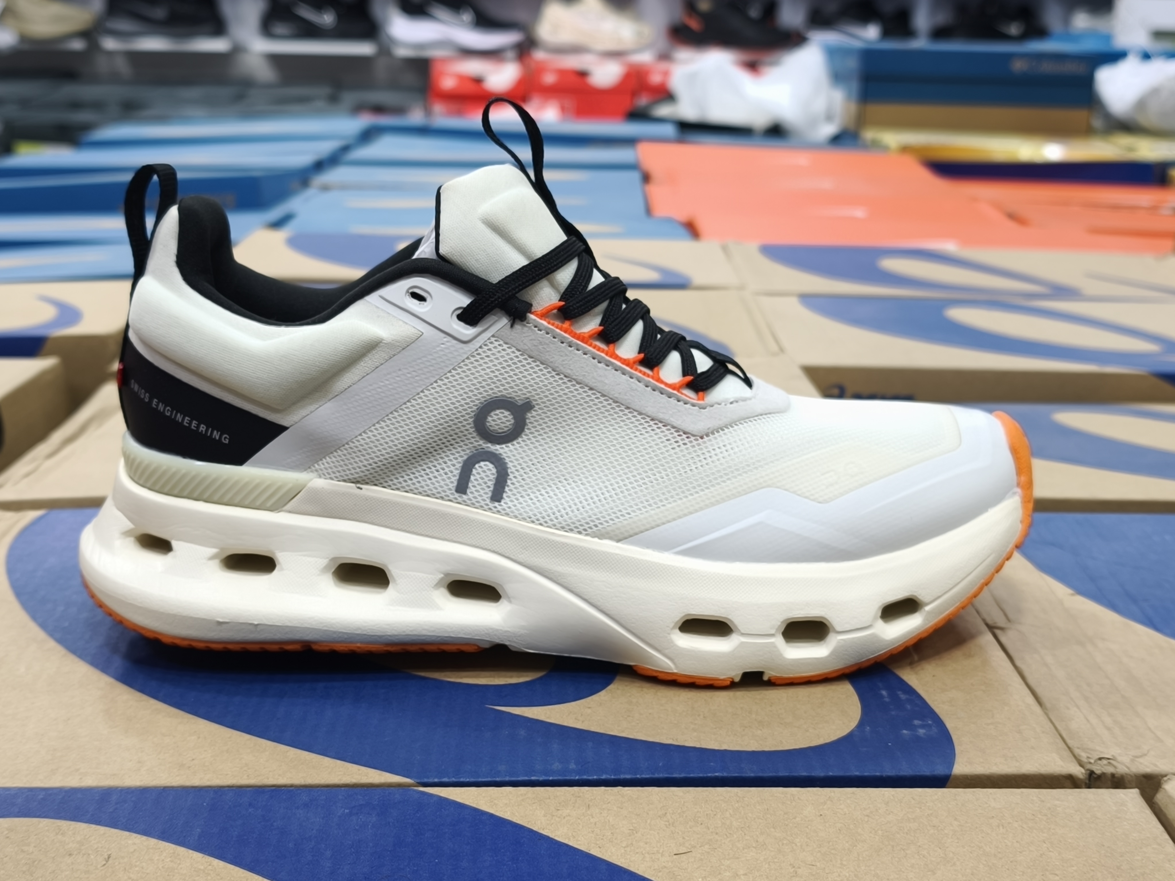 کتونی آن رانینگ مسترکوالیتی | سایز ۴۰ الی ۴۵ | On Running Cloud tech