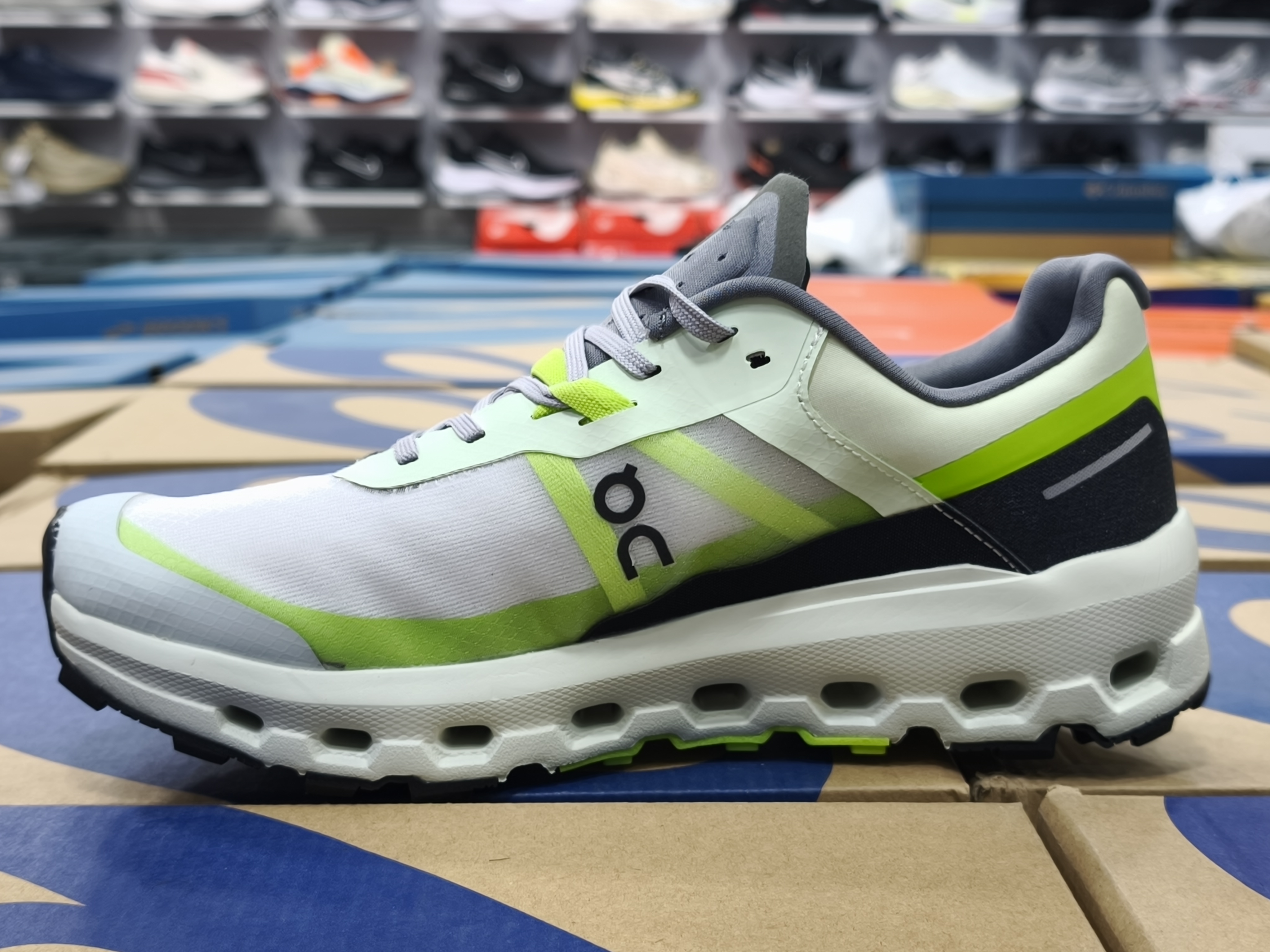 کتونی آن رانینگ مسترکوالیتی | سایز ۴۰ الی ۴۵ | On Running Cloud tech