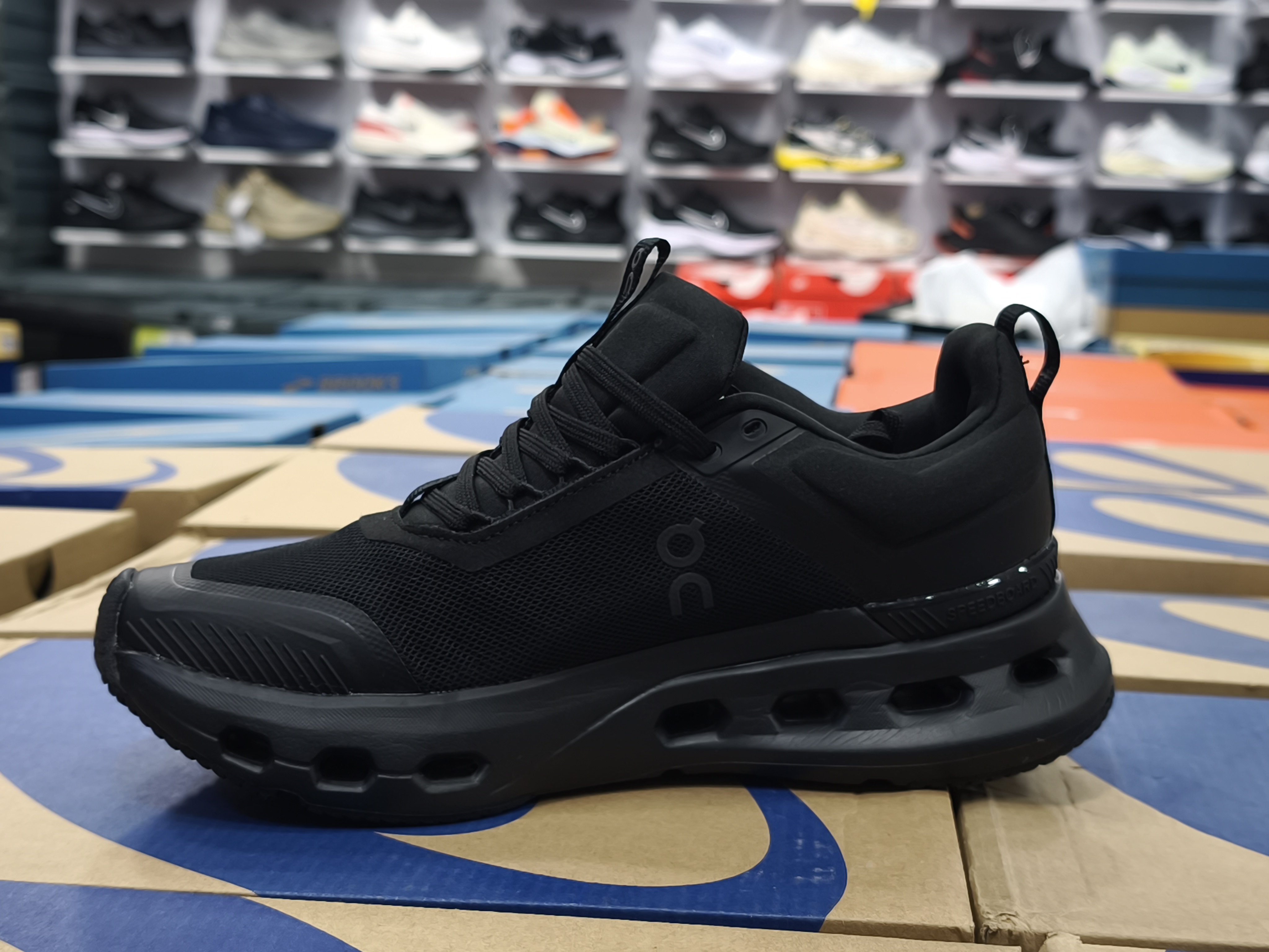 کتونی آن رانینگ مسترکوالیتی | سایز ۴۰ الی ۴۵ | On Running Cloud tech