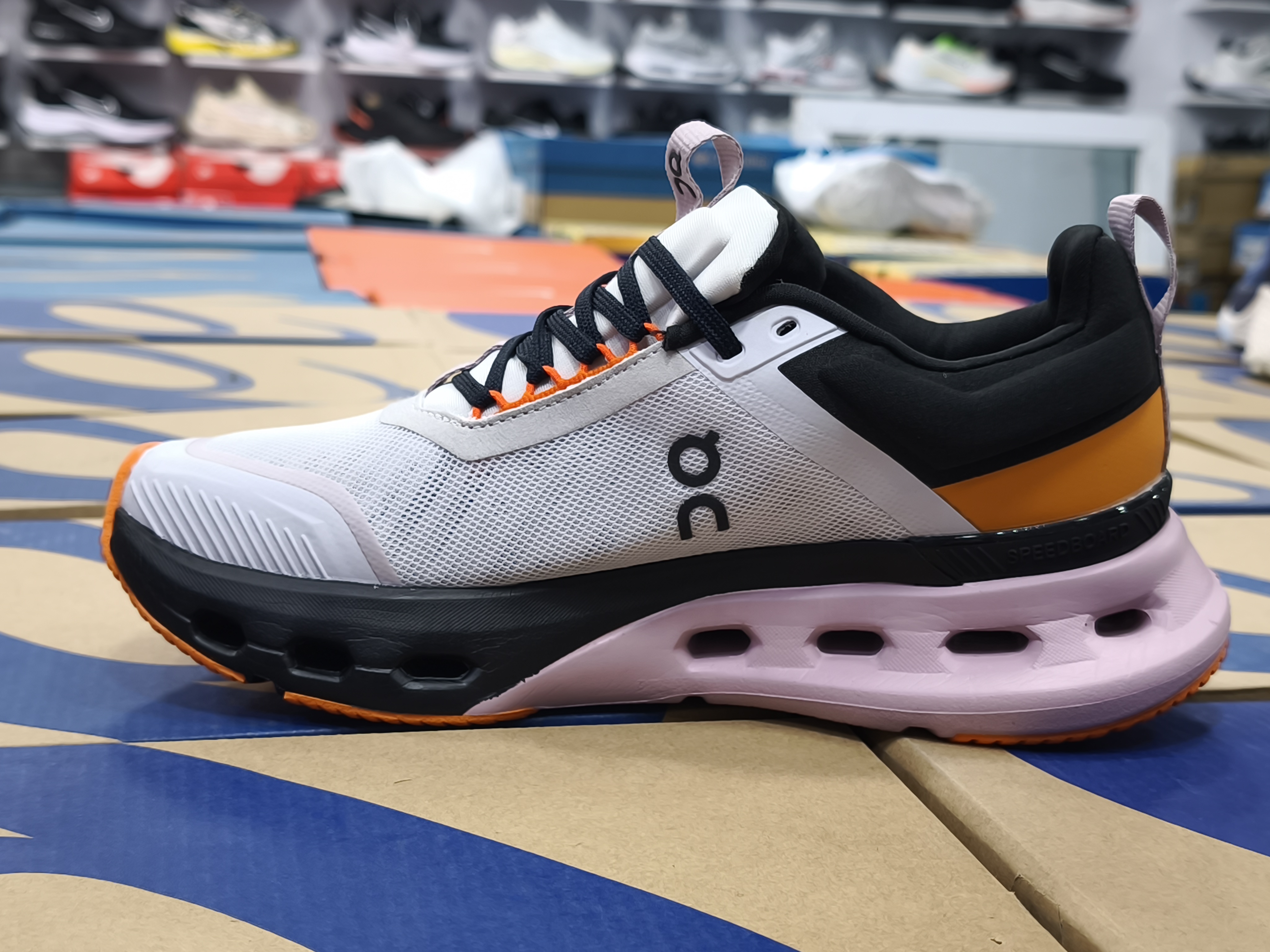 کتونی آن رانینگ مسترکوالیتی | سایز ۴۰ الی ۴۵ | On Running Cloud tech