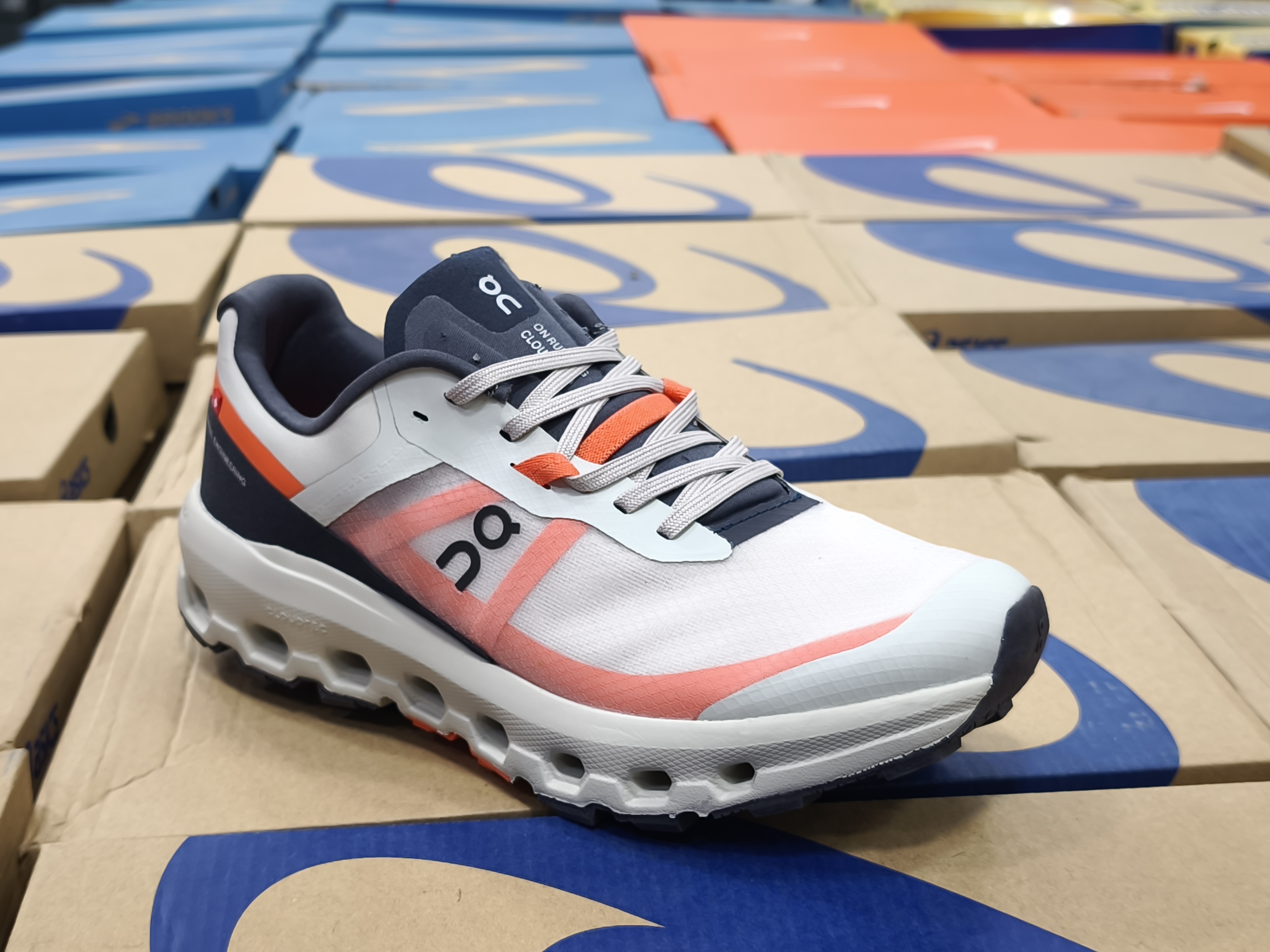 کتونی آن رانینگ مسترکوالیتی | سایز ۴۰ الی ۴۵ | On Running Cloud tech