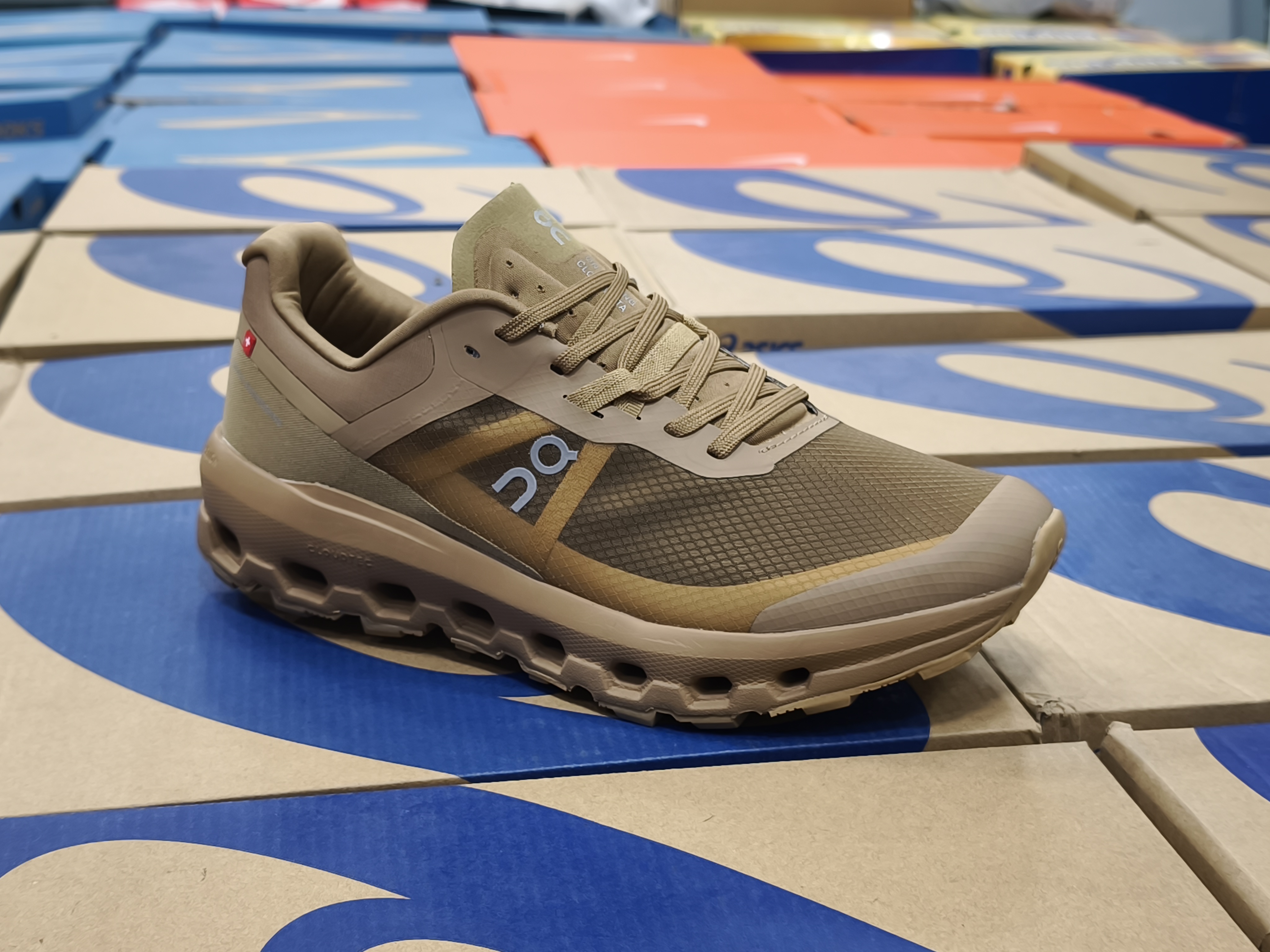 کتونی آن رانینگ مسترکوالیتی | سایز ۴۰ الی ۴۵ | On Running Cloud tech