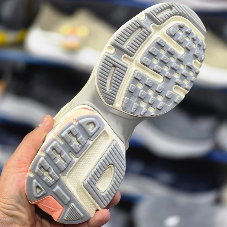 کتونی نایک وی تو کی مسترکوالیتی /سایز 37 الی 40/Nike V2k Run/ فروش عمده و تک