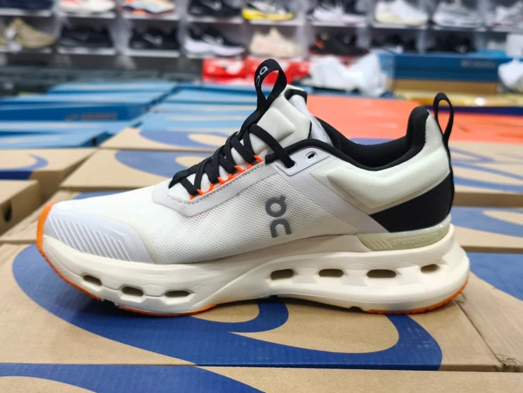 کتونی آن رانینگ کیوسی کلودتک مسترکوالیتی/On Runinng Cloudtech/سایز 40 الی 45/فروش عمده و تک