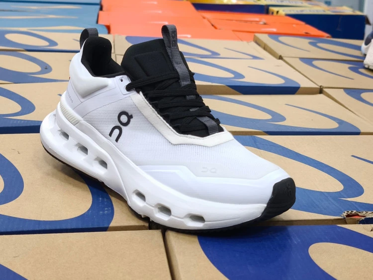 کتونی آن رانینگ کیوسی کلودتک مسترکوالیتی/On Runinng Cloudtech/سایز 40 الی 45/فروش عمده و تک