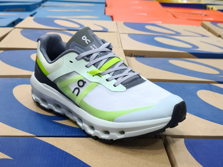 کتونی آن رانینگ کیوسی کلودتک مسترکوالیتی/On Runinng Cloudtech/سایز 40 الی 45/فروش عمده و تک