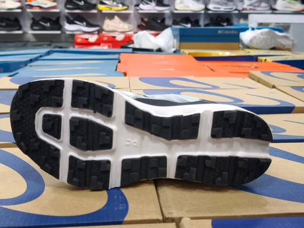 کتونی آن رانینگ کیوسی کلودتک مسترکوالیتی/On Runinng Cloudtech/سایز 40 الی 45/فروش عمده و تک