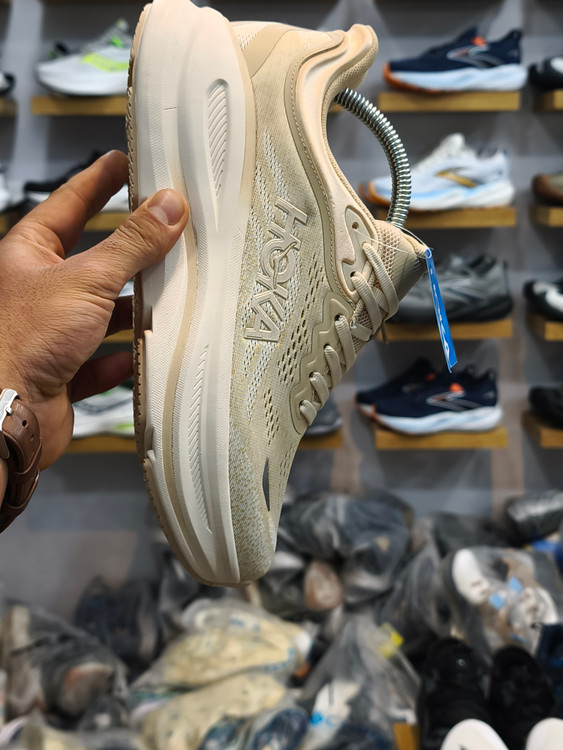 کتونی رانینگ هوکا باندی 9 مسترکوالیتی /سایز 40 تا 45/Hoka Bondi 9/فروش عمده و تک