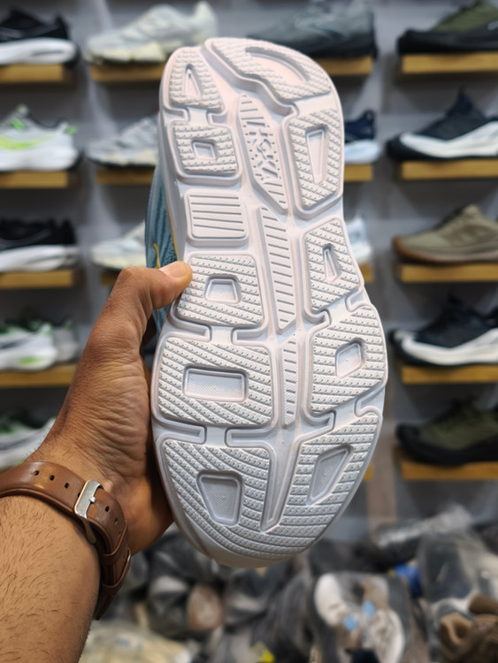 کتونی رانینگ هوکا باندی 9 مسترکوالیتی /سایز 40 تا 45/Hoka Bondi 9/فروش عمده و تک