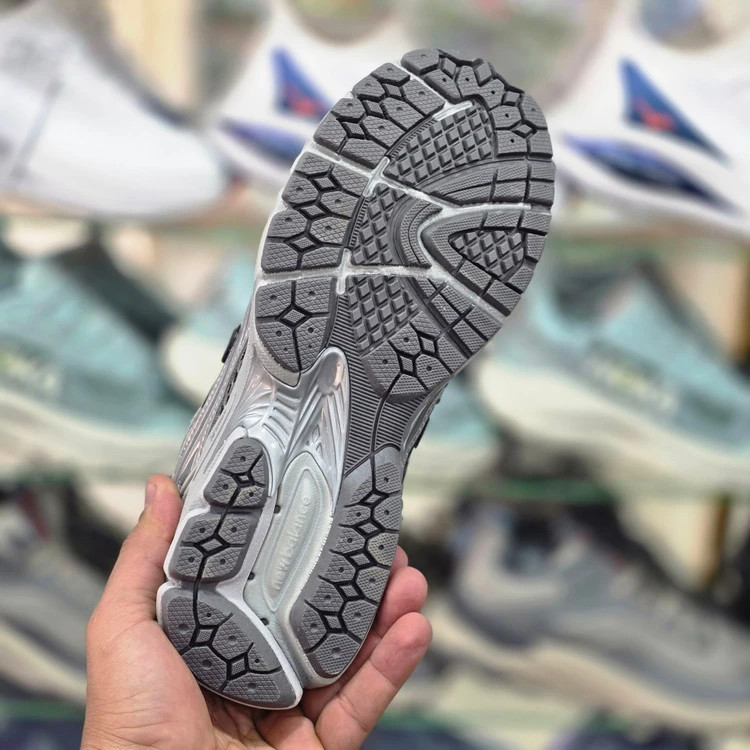 کتونی نیوبالانس 1906 مسترکوالیتی /سایز ۴۰ الی ۴۵/New Balance 1906/فروش عمده و تک