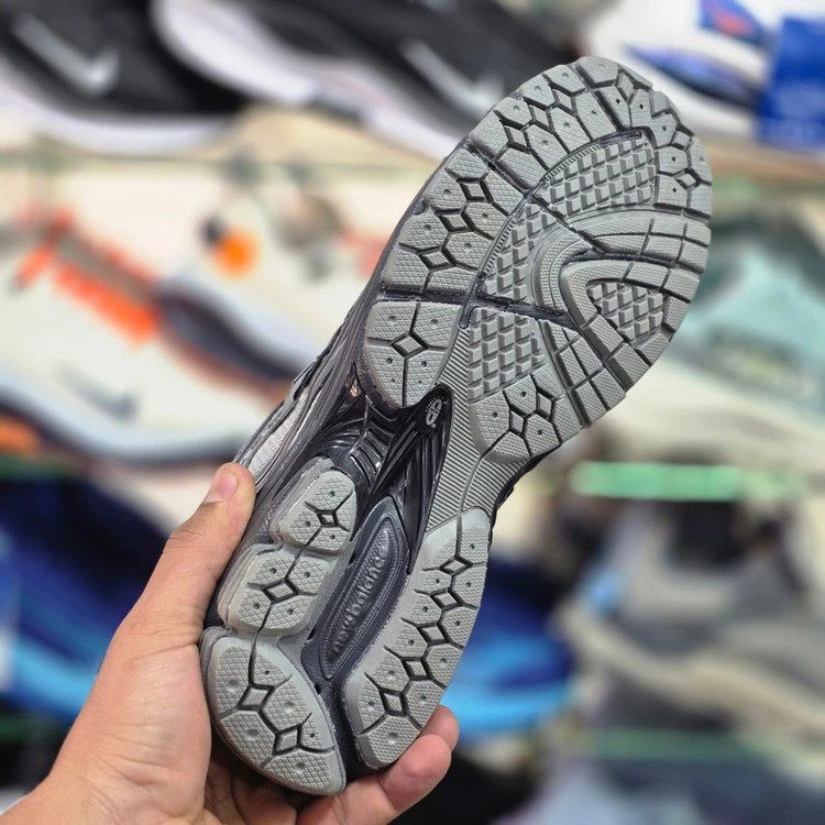 کتونی نیوبالانس 1906 مسترکوالیتی /سایز ۴۰ الی ۴۵/New Balance 1906/فروش عمده و تک