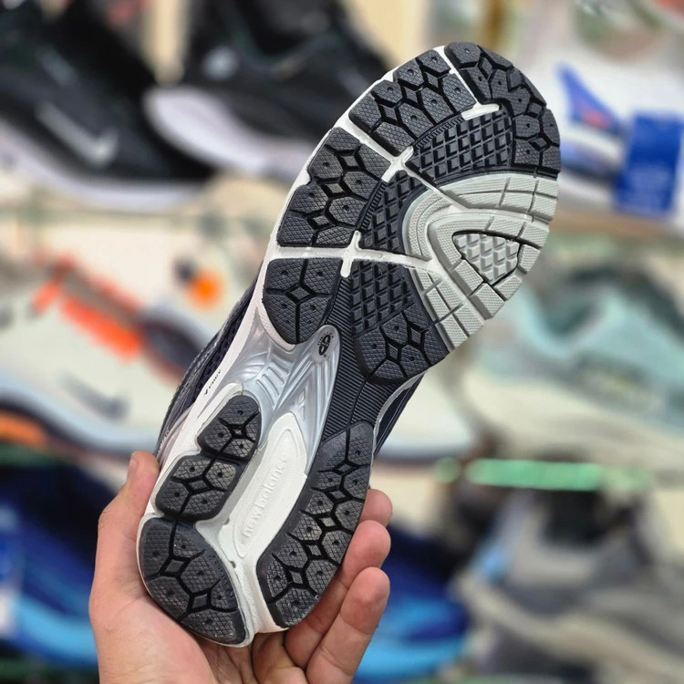 کتونی نیوبالانس 1906 مسترکوالیتی /سایز ۴۰ الی ۴۵/New Balance 1906/فروش عمده و تک