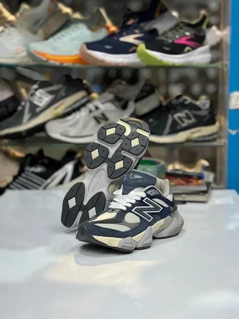 کتونی نیوبالانس 9060 مسترکوالیتی /سایز 36 الی 40/New Balance 9060/ فروش عمده و تک