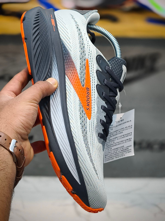 کتونی بروکس گاست 17 مسترکوالیتی /Brooks Ghost 17/سایز 40 الی 45/فروش عمده و تک