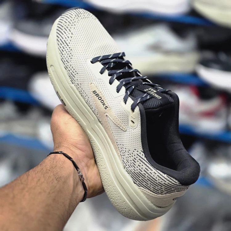 کتونی بروکس گاست مکس 2 /Brooks Ghost Max 2/سایز 40 تا 45/فروش عمده و تک