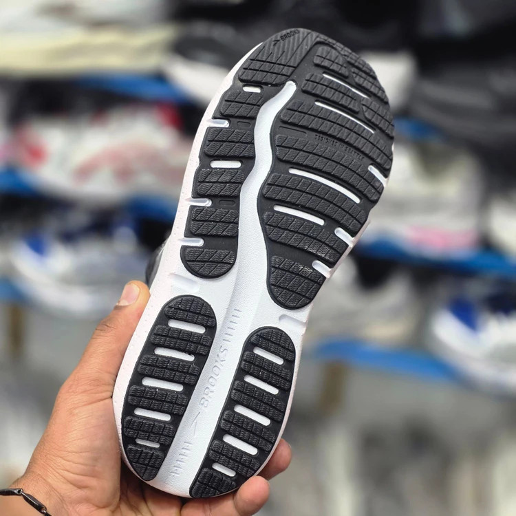 کتونی بروکس گاست مکس 2 مسرکوالیتی/Brooks Ghost Max 2/سایز 40 تا 45/فروش عمده و تک