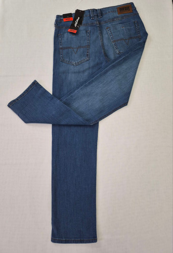 خرید شلوار لی دیزل با کیفیت عالی، دوخت دقیق و فیت خوشفرم؛ مناسب استایل روزمره و خیابانی. انتخابی شیک و بادوام برای ستهای کژوال