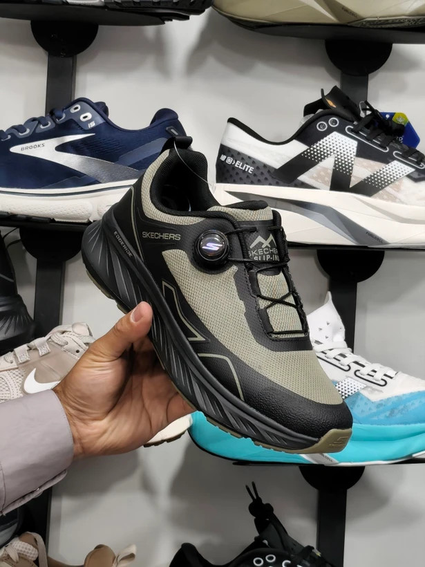 کتونی اسکیچرز مخصوص پیاده روی با بند دیسکی مسترکوالیتی /سایز 40 الی 45/Skechers Go Run/فروش عمده و تک