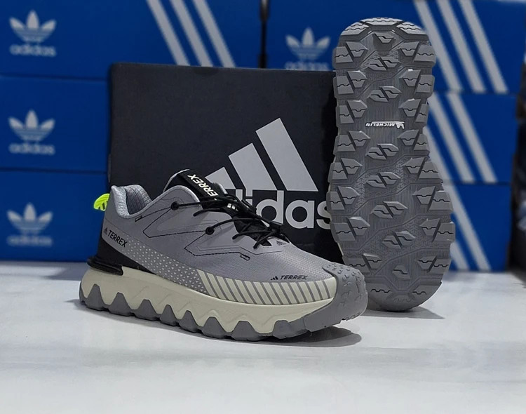 کتونی آدیداس ترکس مسترکوالیتی با زیره میشلن آلمانی /سایز 40 الی 45/Adidas Terrex/ فروش عمده و تک