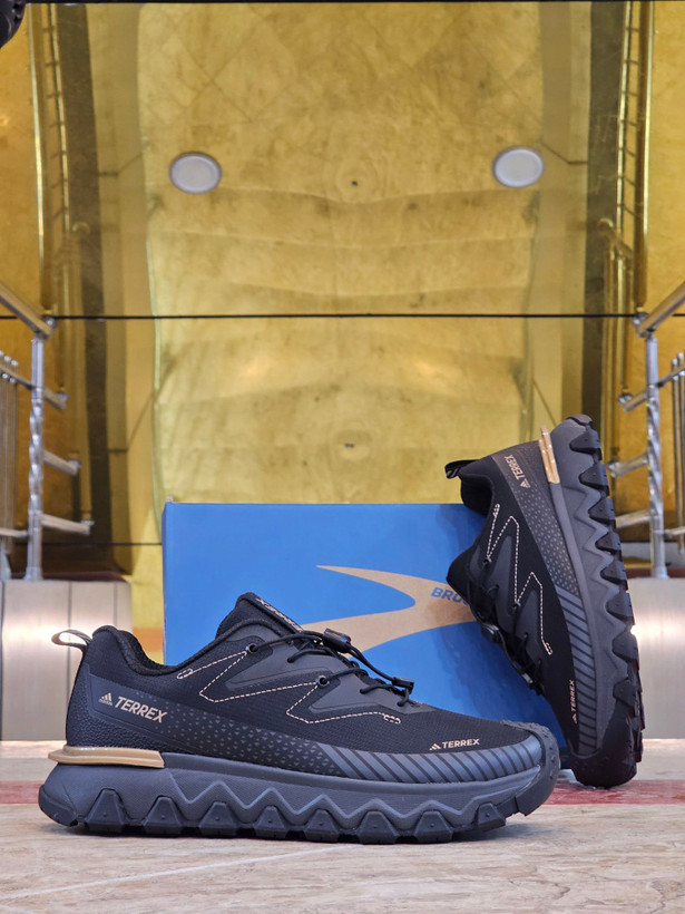 کتونی آدیداس ترکس مسترکوالیتی با زیره میشلن آلمانی /سایز 40 الی 45/Adidas Terrex/ فروش عمده و تک