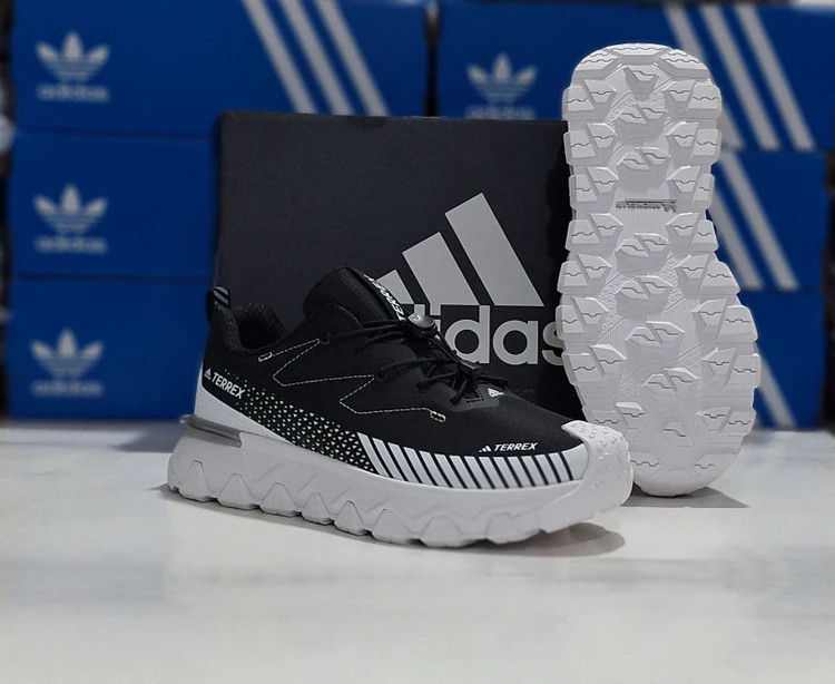 کتونی آدیداس ترکس مسترکوالیتی با زیره میشلن آلمانی /سایز 40 الی 45/Adidas Terrex/ فروش عمده و تک