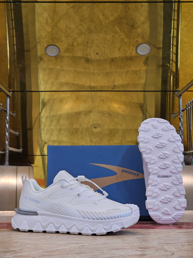 کتونی آدیداس ترکس مسترکوالیتی با زیره میشلن آلمانی /سایز 40 الی 45/Adidas Terrex/ فروش عمده و تک