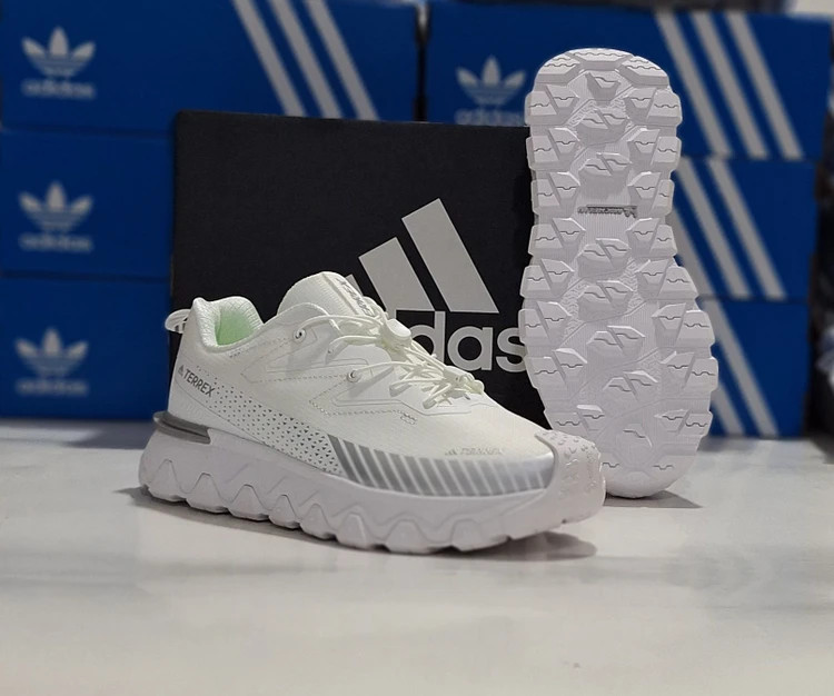 کتونی آدیداس ترکس مسترکوالیتی با زیره میشلن آلمانی /سایز 40 الی 45/Adidas Terrex/ فروش عمده و تک