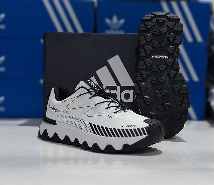 کتونی آدیداس ترکس مسترکوالیتی با زیره میشلن آلمانی /سایز 40 الی 45/Adidas Terrex/ فروش عمده و تک