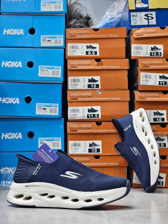 کتونی اسکیچرز بدون بند مسترکوالیتی /سایز 40 تا 45/Skechers Max Cushioning/فروش عمده و تک