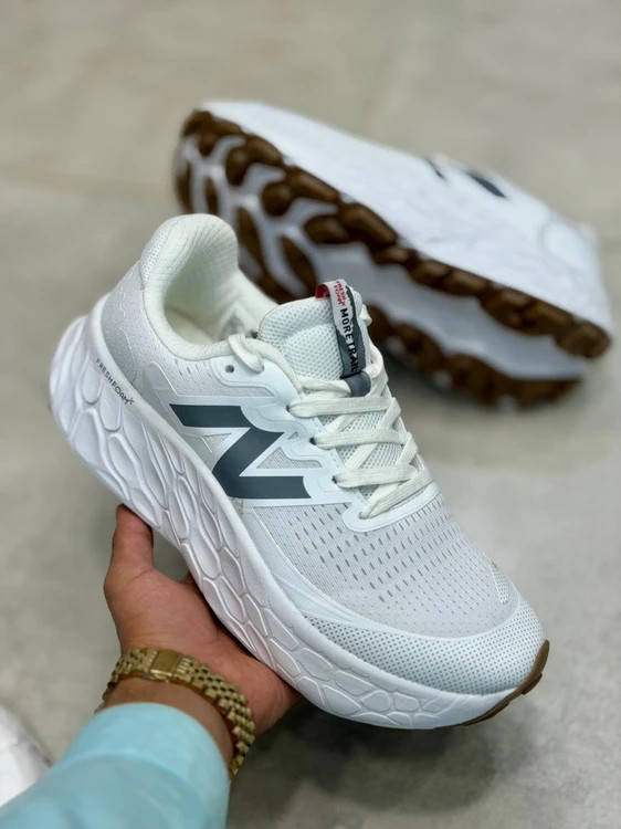 کتونی نیوبالانس فرش فوم مسترکوالیتی /New Balance Fresh Foam/سایز 40 الی 45