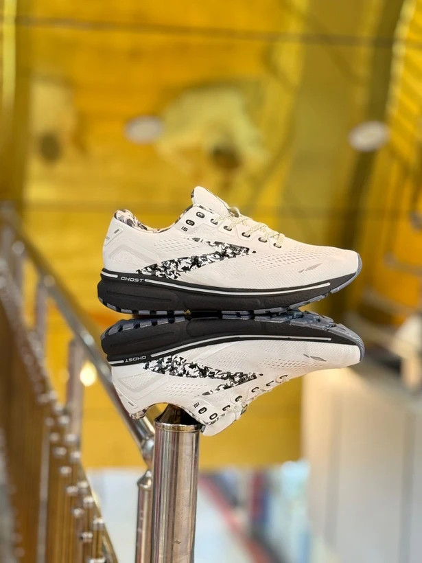 کتونی بروکس گاست 15 مسترکوالیتی/Brooks Ghost 15/سایز 36 الی 45
