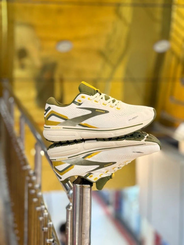 کتونی بروکس گاست 15 مسترکوالیتی/Brooks Ghost 15/سایز 36 الی 45