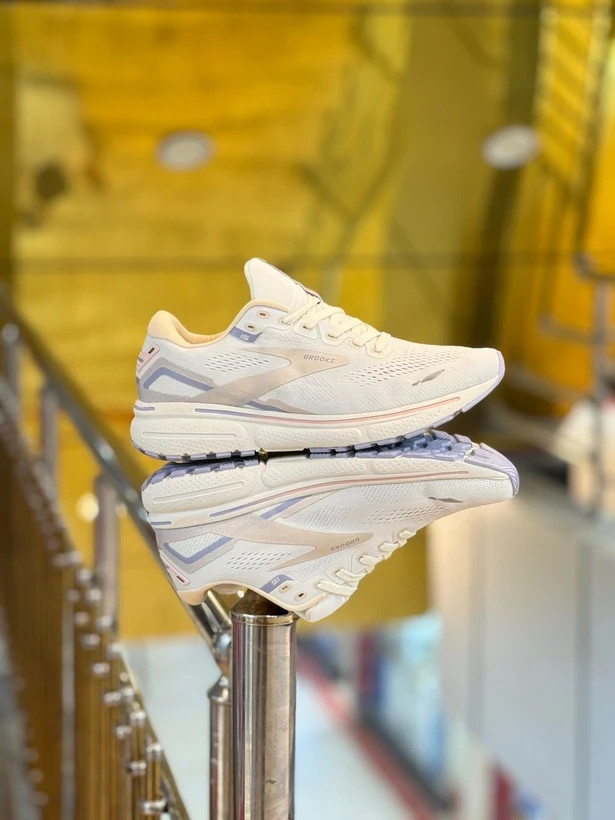 کتونی بروکس گاست 15 مسترکوالیتی/Brooks Ghost 15/سایز 36 الی 45