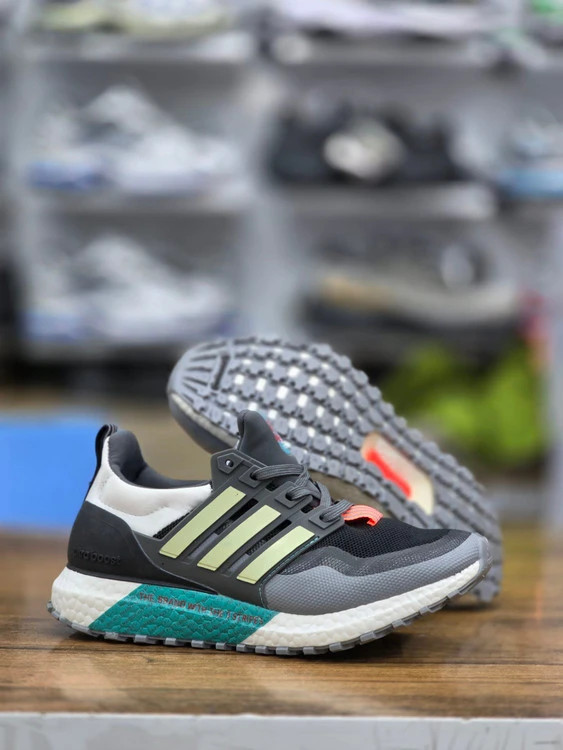 کتونی ادیداس اولترا بوست مسترکوالیتی/Adidas Ultraboost All Terrain/سایز 36 الی 40/ فروش عمده و تک