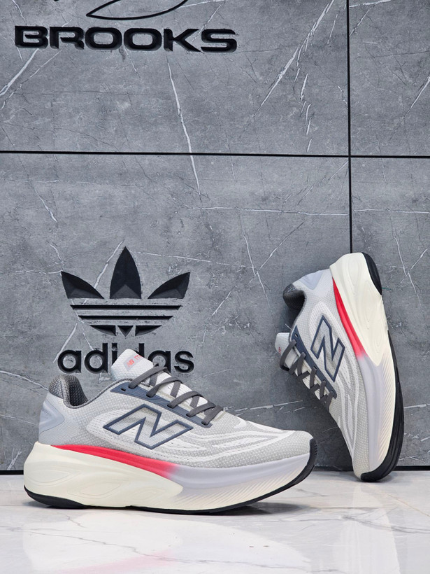 کتونی نیوبالانس فرش فوم مسترکوالیتی /New Balance Fresh Foam/سایز 40 الی 45/ فروش عمده و تک