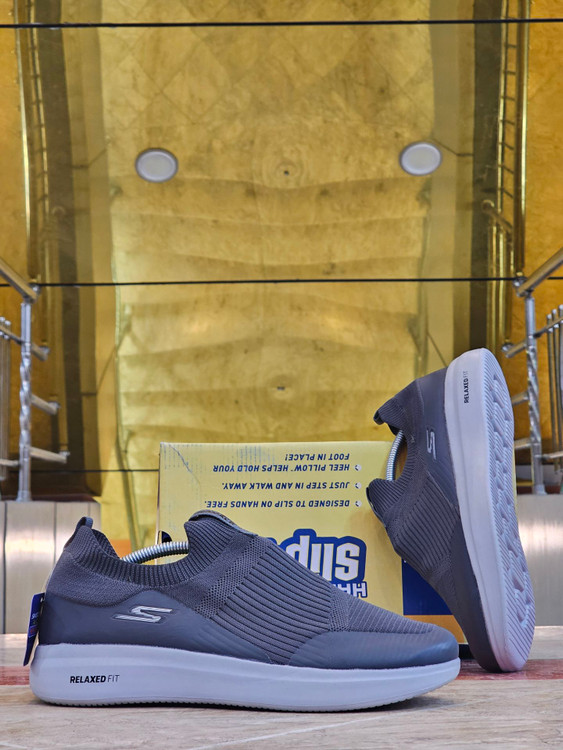 کتونی پیاده روی اسکیچرز بدون بند ویتنامی /سایز 40 تا 45/Skechers Max Cushioning/فروش عمده و تک