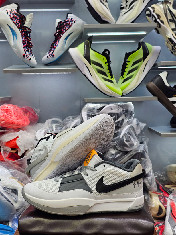 کتونی بسکتبالی نایک جا وان وارداتی / سایز ۴۰ الی ۴۵/ Nike Ja 1 / فروش عمده و تک