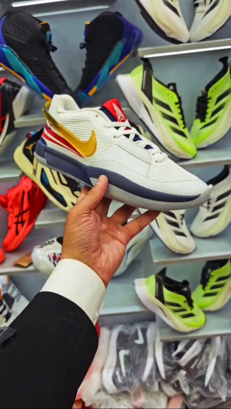 کتونی بسکتبالی نایک جا وان وارداتی سفید طلایی / سایز ۴۰ / Nike Ja 1 / فروش عمده و تک